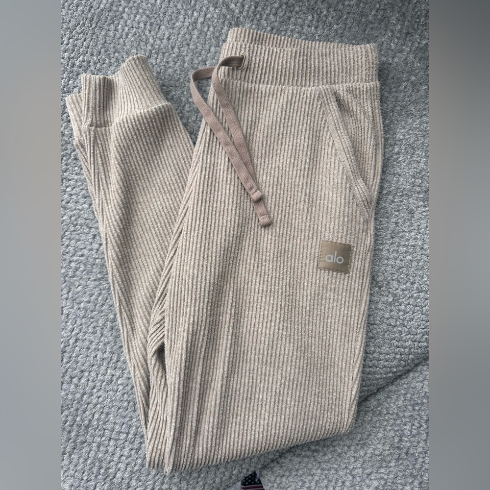 ALO Yoga Ribbed Beige Joggers